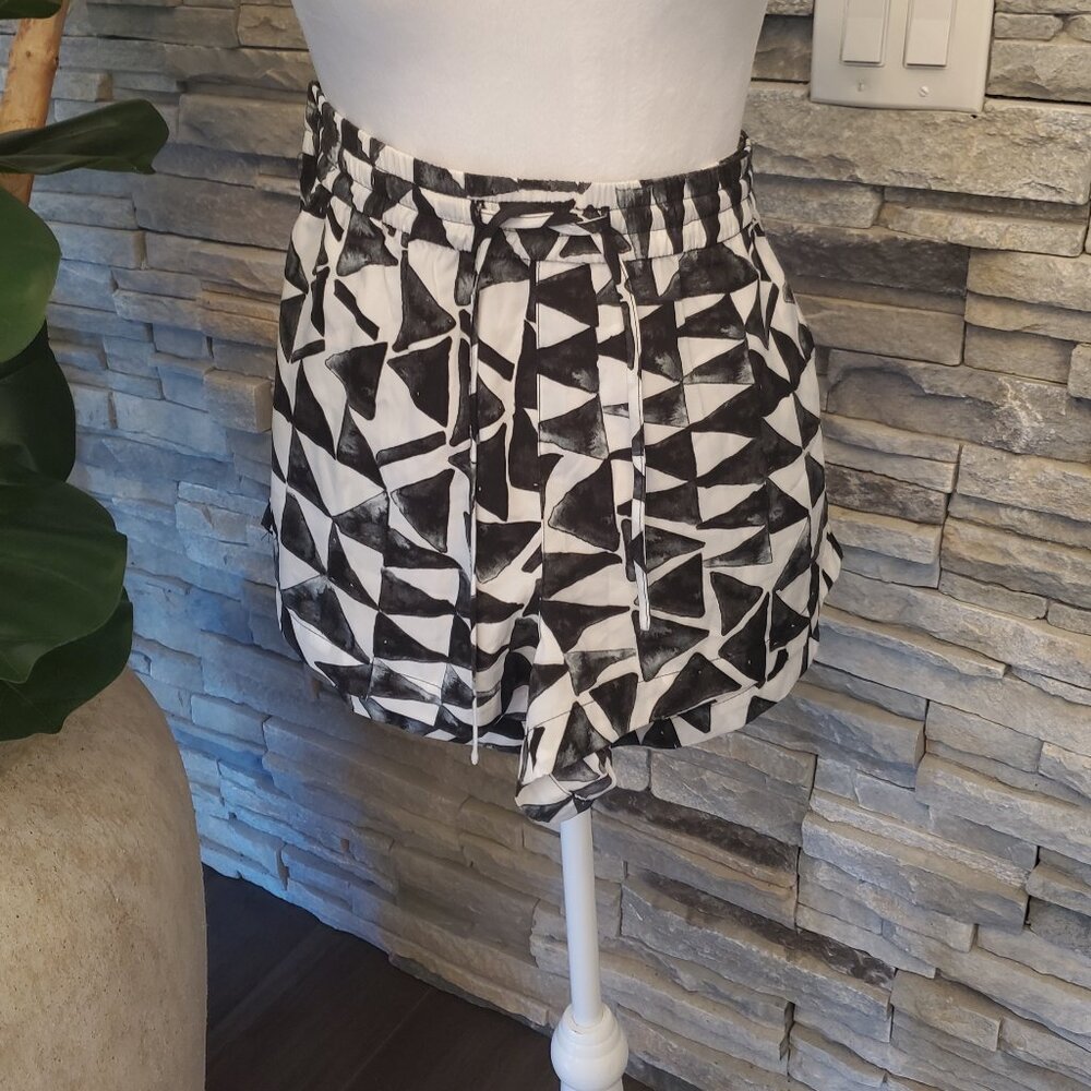 BB Dakota Franco White Print Shorts